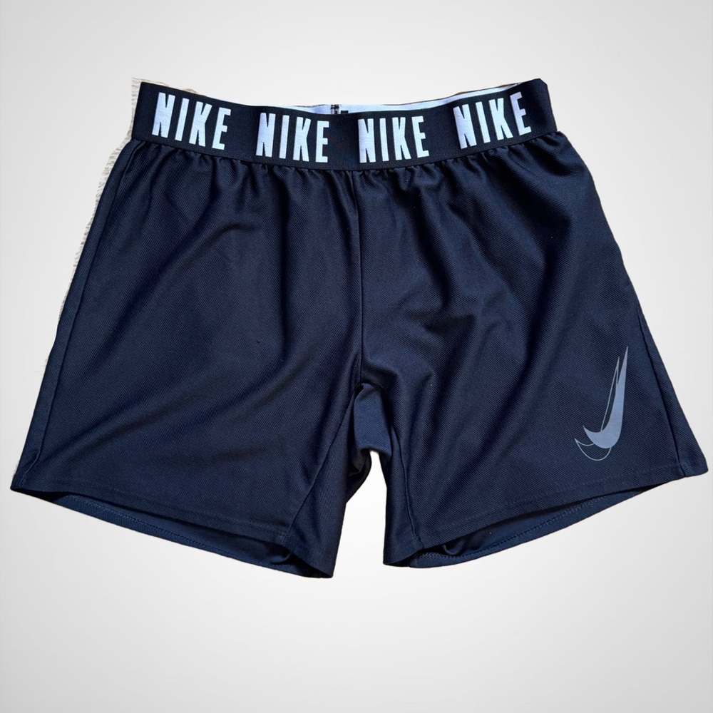 Sz L Girls Nike Shorts
